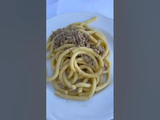 Video thumbnail for Che bigolo! Con sugo d’anitra 😋 #food #pastafresca #italianfood