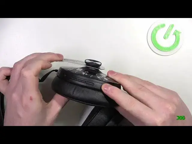 Video thumbnail for How To Enter Paring Mode on Sennheiser Momentum M3