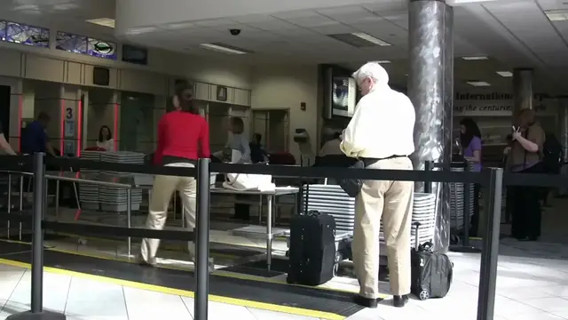 Video thumbnail for Do NOT Do This in Airport Security(720P_HD)