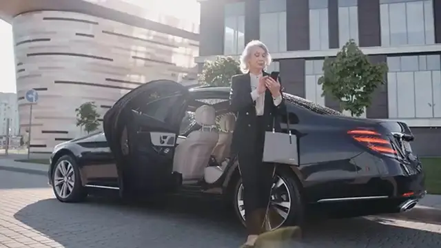Video thumbnail for 7 Reasons Why The Rich Look Poor
