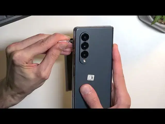 Video thumbnail for How to Insert SIM Card into SAMSUNG Galaxy Z Fold4 - Install SIM Card on Galaxy Fold 4 New Phone