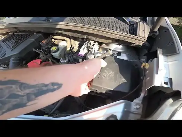 Video thumbnail for Where is the Fuse Box Under the Hood in the Dacia Lodgy ( 2012 – now ) - Find the Fuse Box