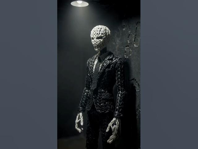 Video thumbnail for I Built a SLENDERMAN with Rainbow Looms