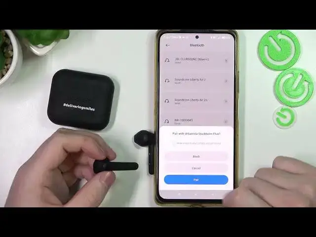 'Video thumbnail for Urbanista Stockholm Plus Earbuds - How To Pair With Android Smartphone'