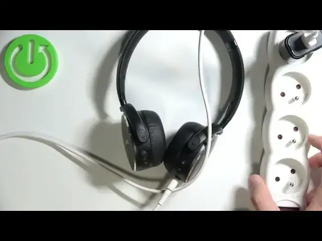 Video thumbnail for How to Charge AKG Y500?
