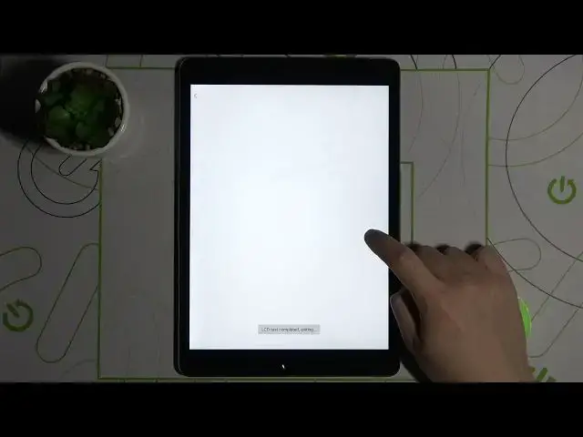 Video thumbnail for LCD Test by AnTuTu on iPad 2021 – Display Checkup