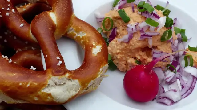 'Video thumbnail for How To Make Pretzels - Authentic German Recipes From The Oktoberfest (720p 30fps)'