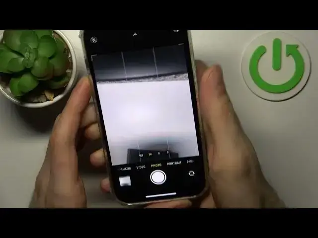 'Video thumbnail for How to Take Burst Shot in iPhone 14 Pro - Series of the Photos'