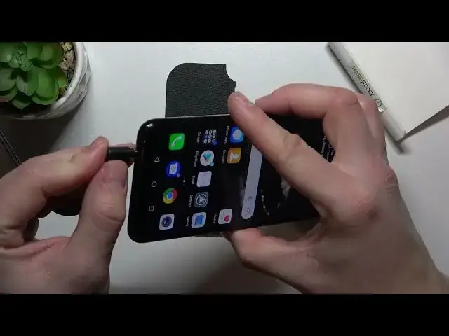 'Video thumbnail for How to Plug Headphones Into Huawei Mate 20 Lite - Connect Headphones'
