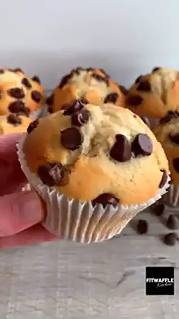 Video thumbnail for Chocolate Chip Muffins! Recipe tutorial