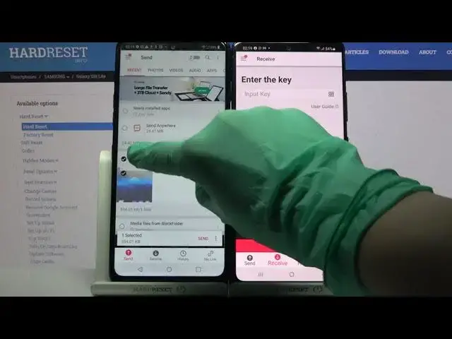 Video thumbnail for How to Transfer Data from LG Phone to Samsung Galaxy S10 Lite - Download Send Anywhere App