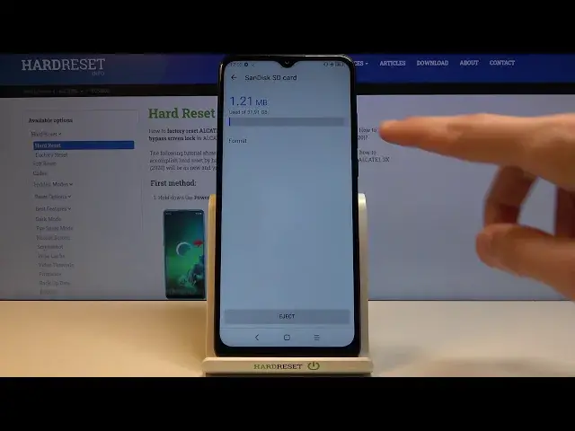 'Video thumbnail for How to Fix SD Card Issues in Alcatel 3X 2020 - Format SD Card'
