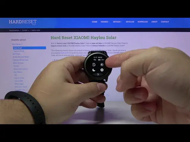 'Video thumbnail for How to Set Up Screen Brightness in Xiaomi Haylou Solar - Personalize Display'