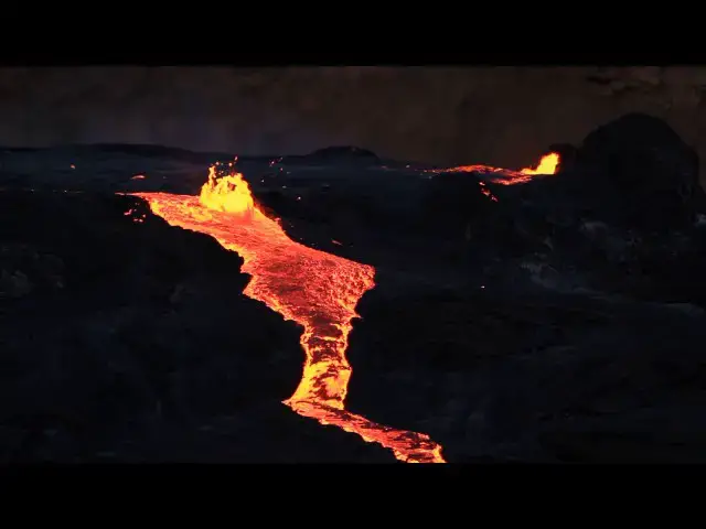 'Video thumbnail for Lava flow from Erta Ale volcano at night (16-17 Jan 2017)'