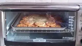 Video thumbnail for Black & Decker Toaster Oven Review (4 Slice Model TO1303SB)