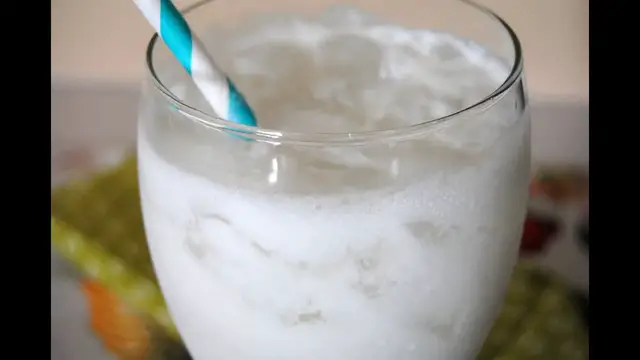 Video thumbnail for Coconut Limeade Recipe - How To Make Colombian Coconut Limeade - Sweetysalado.com