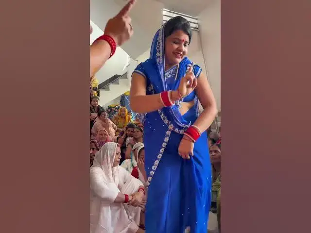 Video thumbnail for यू पी वाली का ग़ज़ब डांस 😜🔥💕💕💕#dance #dancesong #jakdigeet