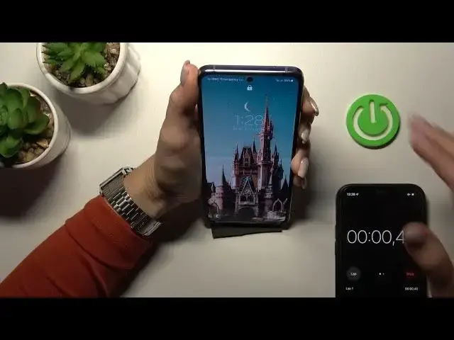 Video thumbnail for Samsung Galaxy Z Flip4 - Test Normal Face Unlock vs Faster Face Unlock