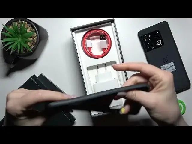 'Video thumbnail for OnePlus 10 Pro - Does It Comes With Case'
