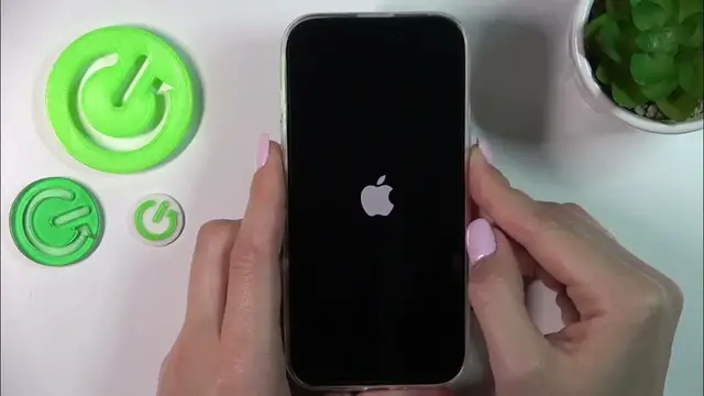 Video thumbnail for Jak włączyć iPhone 15?