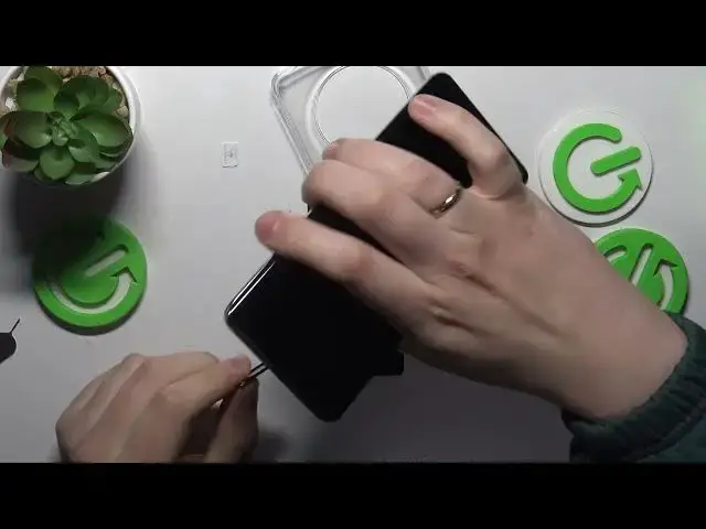 'Video thumbnail for How to Insert SIM Card on REALME 12+?'