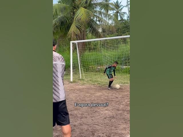 Video thumbnail for eae foi gol ou não?🤔#futebol#penalte#gol#campo