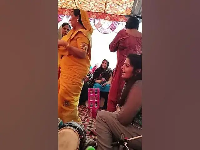 Video thumbnail for शादी प्रोग्राम,मेरी दो तोले की नथनी दो दो नगदार #happy_lokgeet #viral #डांस #हरियाणवी