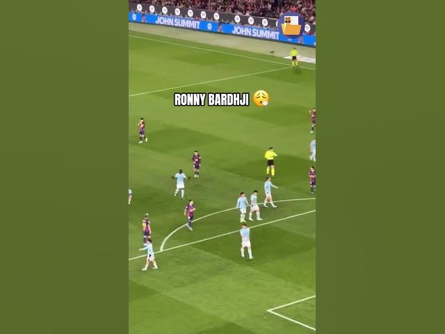Video thumbnail for Ronny Bardhji casi anota un GOLAZO en sus primeros minutos ante el Celta 🔥