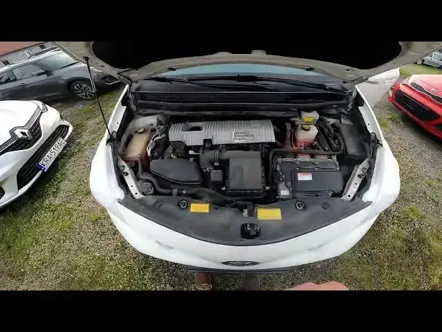 Video thumbnail for Where is the Washer Fluid Reservoir in Toyota Prius III ( 2009 – 2020 )