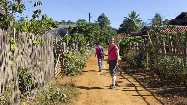 Video thumbnail for Trekkingtour über das Bolaven-Plateau in Laos