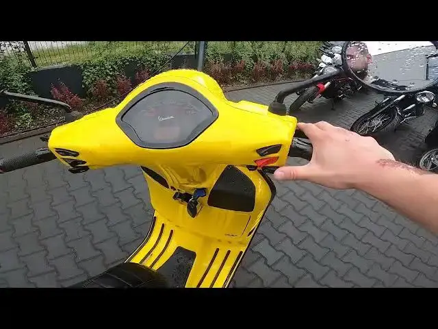 Video thumbnail for How to Drive a Vespa GTS ( 2005 - now ) | Theoretical Tutorial How to Manage Vespa