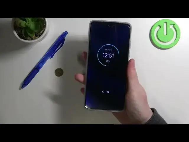 'Video thumbnail for Motorola Moto G52 - Hand Size'