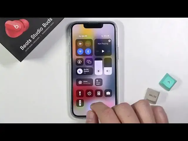'Video thumbnail for How to Find & Activate Flashlight on iPhone 13 mini – Use Torch'