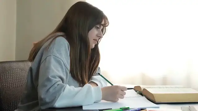 Video thumbnail for How can I set and achieve my career goals_