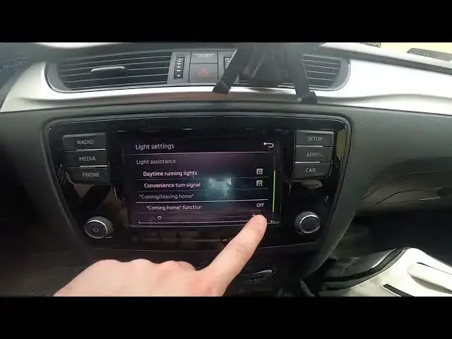 Video thumbnail for How to Find and Manage Lights Settings in Skoda Rapid II ( 2012 – 2019 )