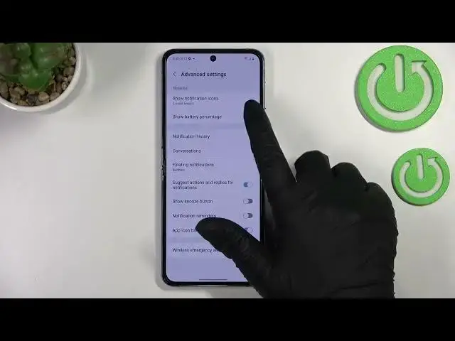 'Video thumbnail for How to Show Battery Percentage on Samsung Galaxy Z Flip4'