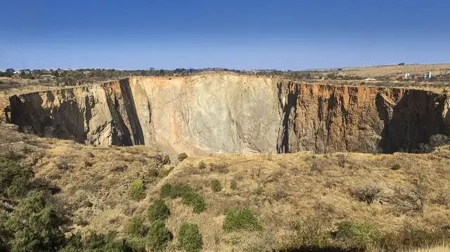 Video thumbnail for Cullinan Diamond Mine bei Pretoria | Südafrika