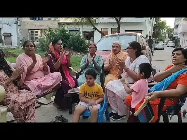 Video thumbnail for धारा में  कैसे नहाऊ राधा खड़ा गोपाल से  DHARA MEI KAISE NHAU RADHA KHADA GOPAL SE BY HAPPY SHARMA