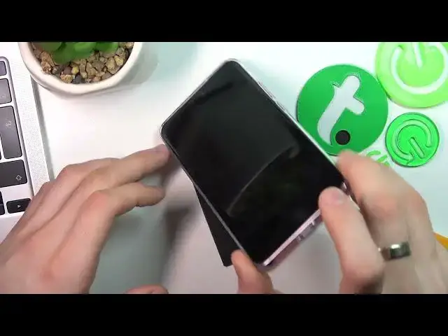 Video thumbnail for How to Clean USB Using Household Items on Xiaomi 13 Lite?