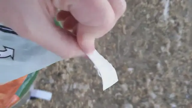 Video thumbnail for Opening the EZ Open Feed Bags