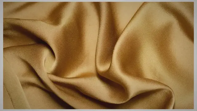 Video thumbnail for Was ‘The Gold and Ivory Tablecloth’ Based on a True Story?