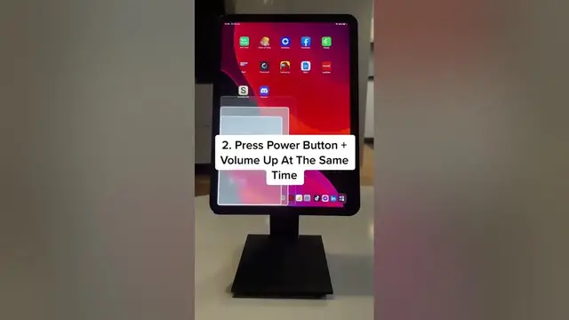 'Video thumbnail for How To Screenshot on iPad'