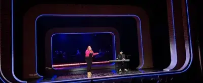 Video thumbnail for Umphress Takes the Stage at BE MORE CHILL for Post-Show Hang