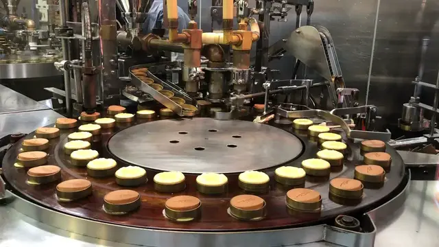 'Video thumbnail for 何十年も続くロンドン焼き全自動お菓子マシン【オンライン京都旅行】2021年3月21日'