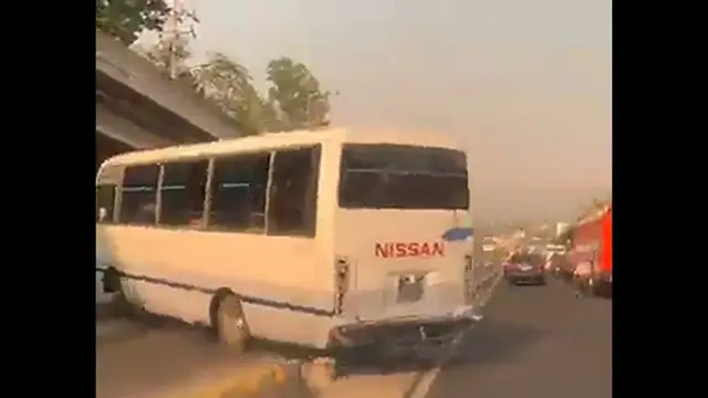 Video thumbnail for Cristian José Amaya, microbusero de la ruta 41F, fue grabado ayer en un video que circuló en redes sociales