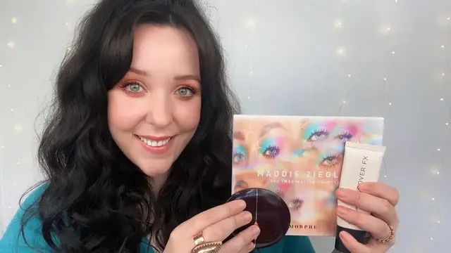 Video thumbnail for How To Create A Simple Everyday Makeup Look - Tutorial