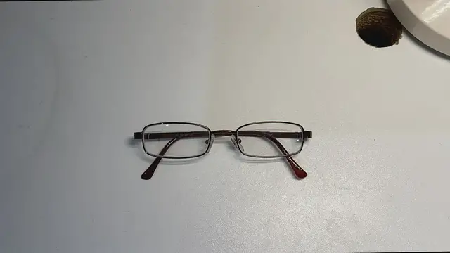 Video thumbnail for Change Nose Pads With a Screw