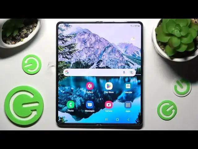 'Video thumbnail for How to Manage Easy Mode in SAMSUNG Galaxy Z Fold 4- Enable / Disable Easy Mode'