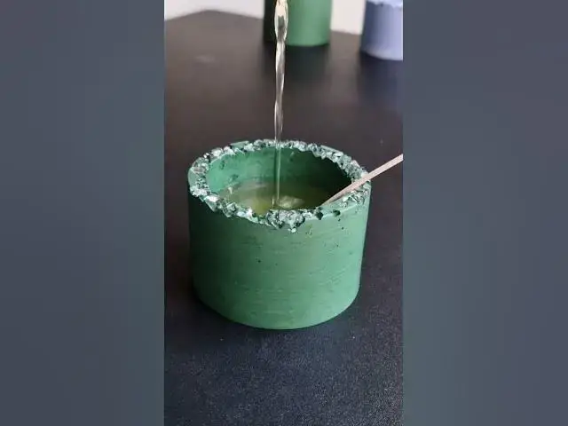 'Video thumbnail for RAINY DAY🌧 CANDLE DAY🕯 Making of the #weecandles Made in 🇷🇴'