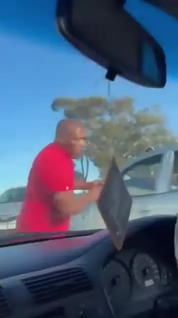 Video thumbnail for Kuilsriver Father Assaulted by Taxi Driver in Road Rage Attack While Wife and 6-Month-Old Baby Were in Car
